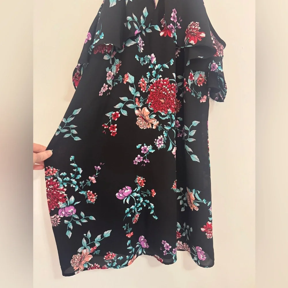 Candie's Black and Red Floral Halter Dress - Picture 4 of 7